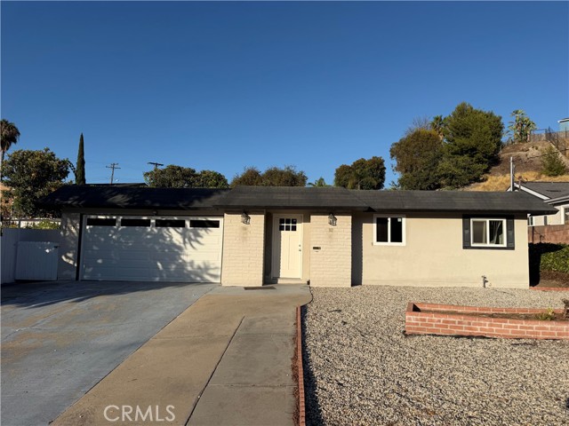 7137 Keighley — photo