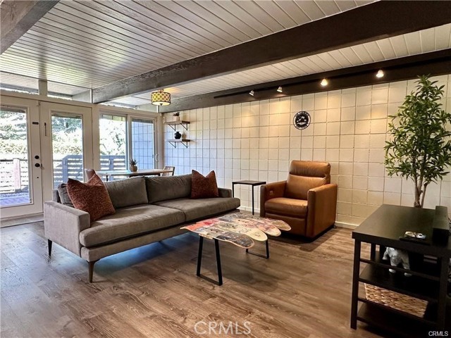 214 Del Gado Rd — photo