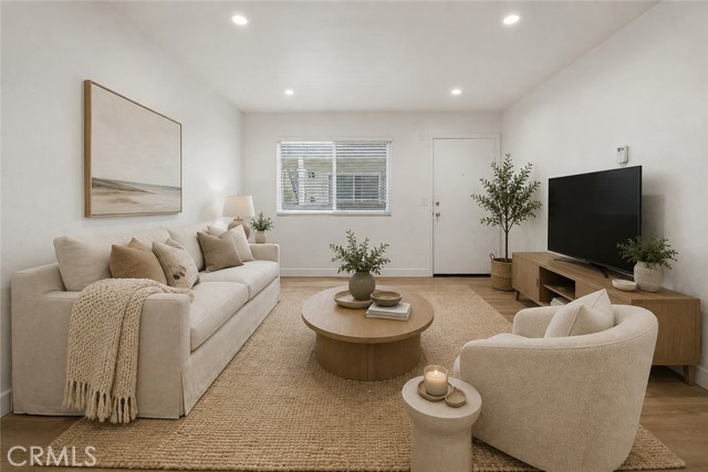 1140 Molino 1 — photo