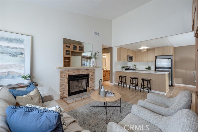 10531 S Lakeside Dr B — photo