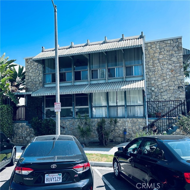 438 #2 Cedar — photo