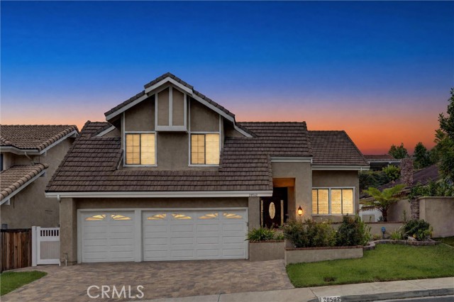 28562 Silverton — photo