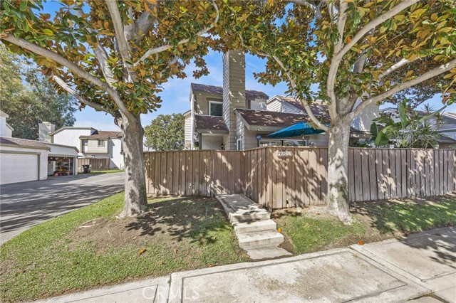 2226 S Greenwood Unit B — photo