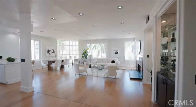 117 N Gale Ph 5 — photo
