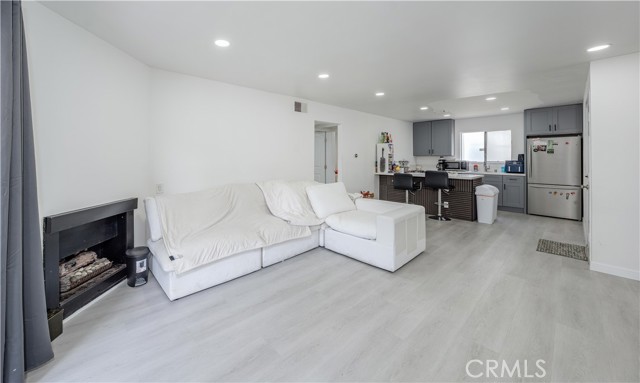 2803 S Fairview C — photo