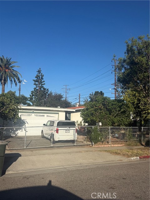 2245 Anaheim — photo
