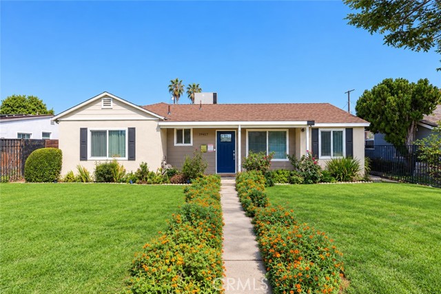 19417 Vanowen — photo