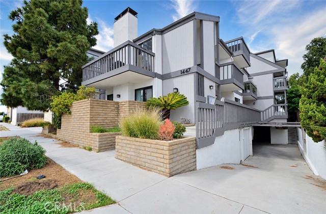 1447 Manhattan Beach Blvd Unit E — photo