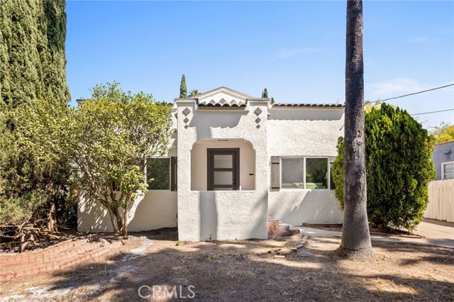 1379 E Elizabeth St — photo
