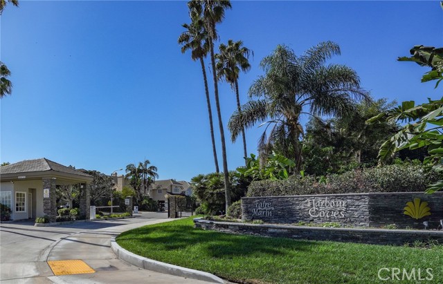 16261 Santa Barbara Ln — photo