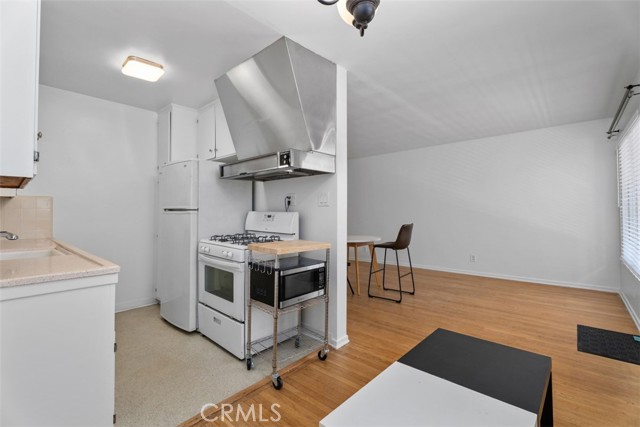1015 E Ocean Blvd Unit 4 — photo