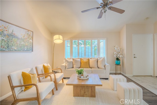 2528 N Tustin Unit D — photo