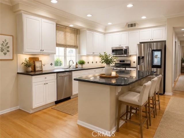 31 Regal — photo