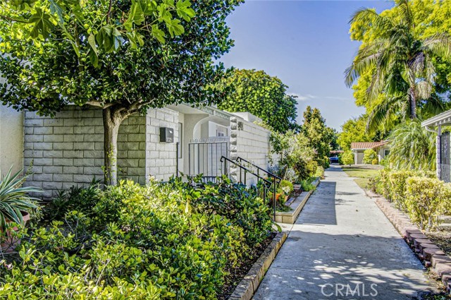 2025 E Via Mariposa Unit G — photo