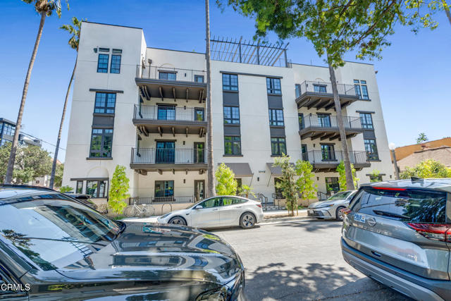139 S Oak Knoll Ave 303 — photo