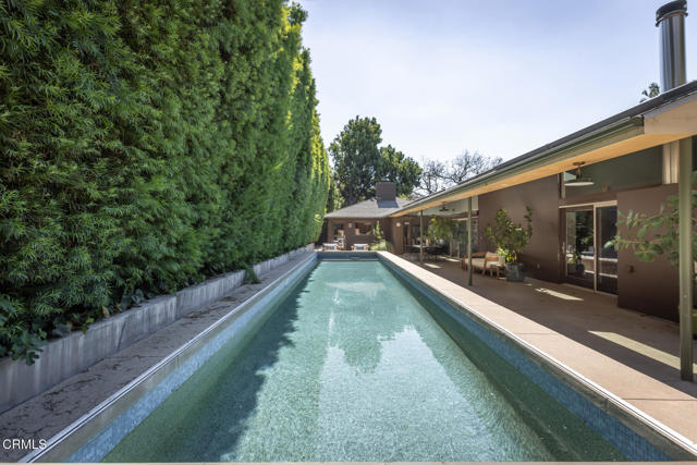 663 W California Blvd — photo