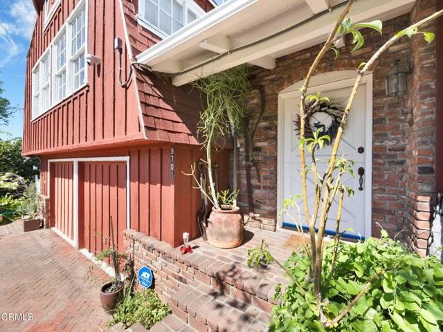 9701 La Canada Way — photo