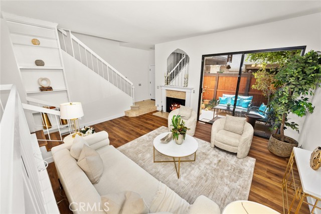458 W Huntington Dr B — photo