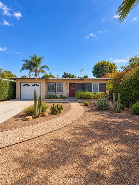 122 E De Anza Cir — photo