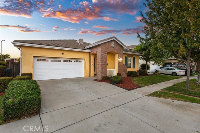 2547 Logan — photo
