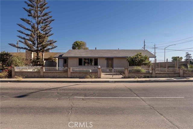 1142 W Donovan — photo