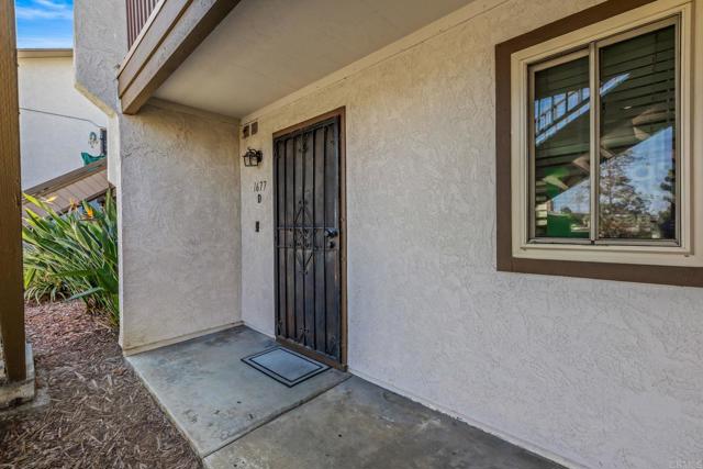 1677 Melrose Ave Unit D — photo