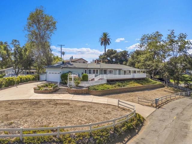 1752 Grove Rd — photo