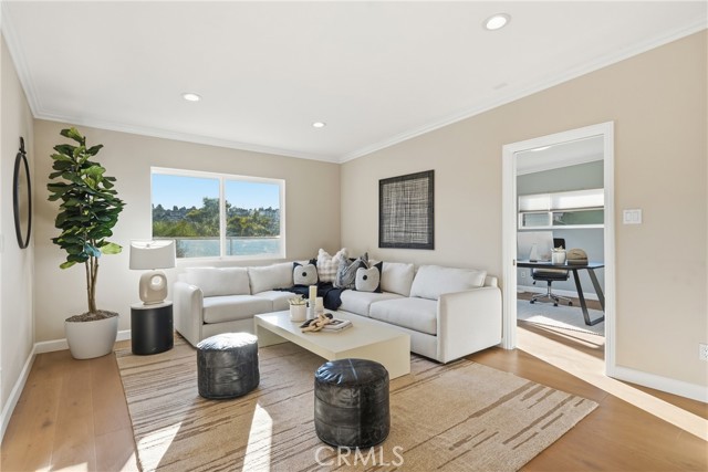 27569 Longhill — photo