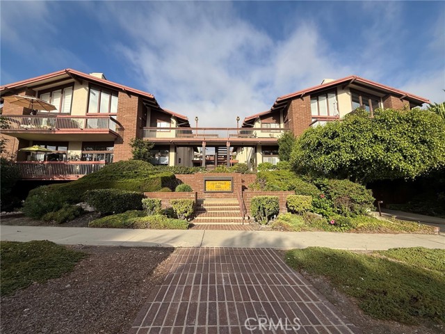 2322 Palos Verdes 105 — photo
