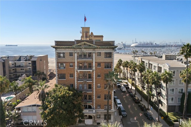 1030 E Ocean 308 — photo