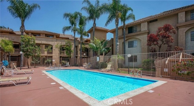 4121 Hathaway Ave Unit 3 — photo