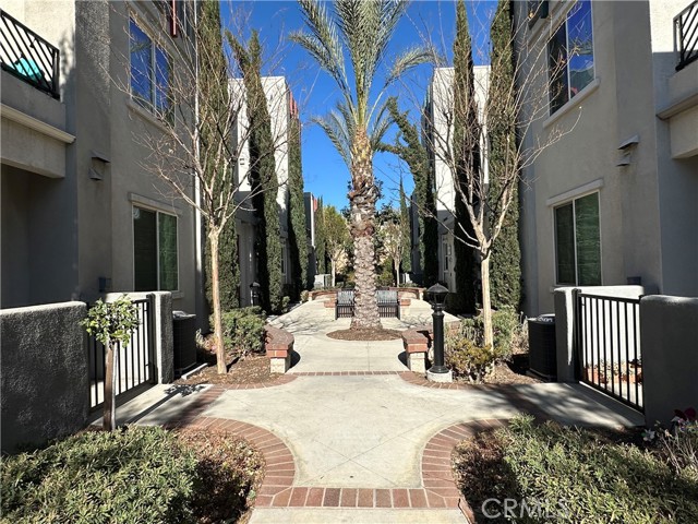 106 Eureka Pl — photo