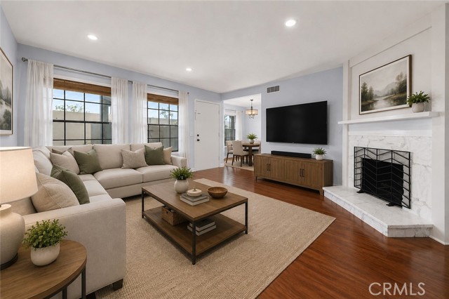 444 S Tustin K3 — photo
