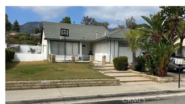 1752 Fraser — photo