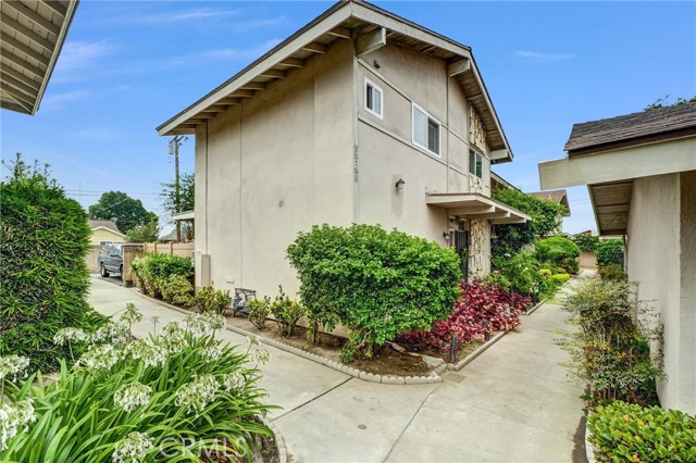 10761 Magnolia Ave 101 — photo