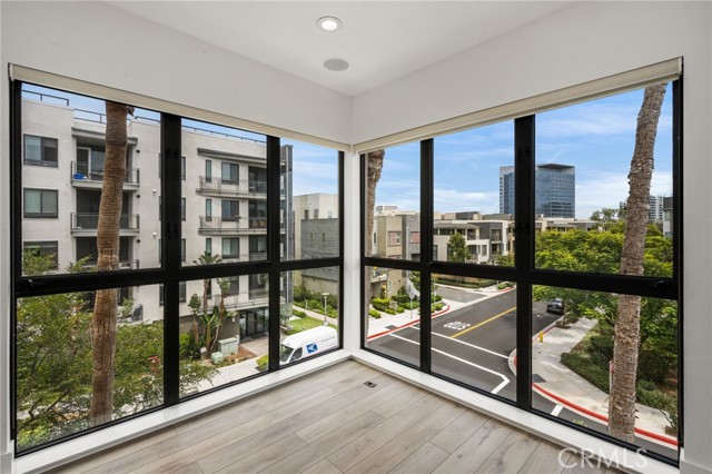 402 Rockefeller 315 — photo
