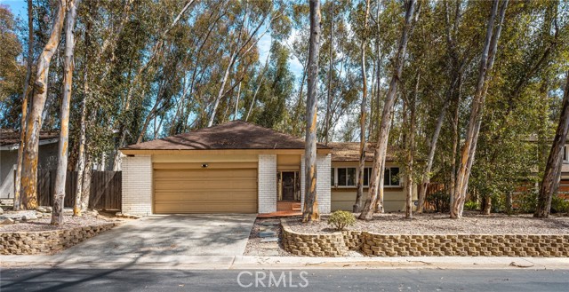 22572 Charwood Cir — photo