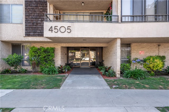 4505 California 402 — photo