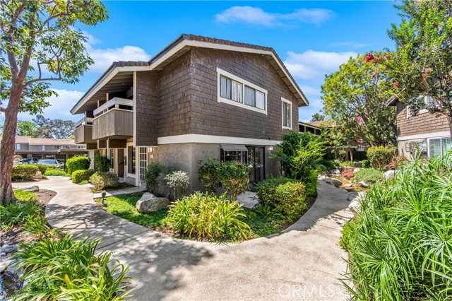 53 Streamwood — photo