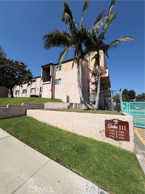 1741 Neil Armstrong St 113 — photo