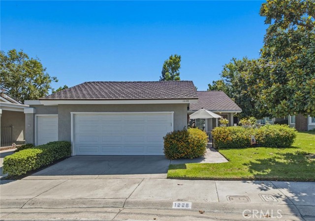 1228 Woodside Dr — photo