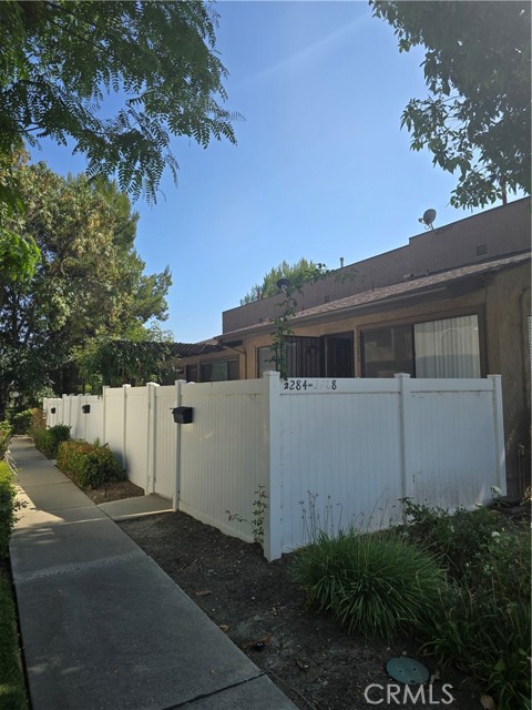 2288 Loma Alta Dr 6 — photo