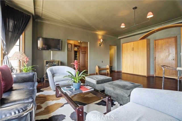 800 E Ocean 1006 — photo