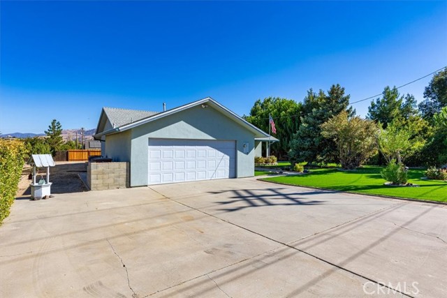 19613 Meadows Rd, Tehachapi, CA 93561 — photo 2