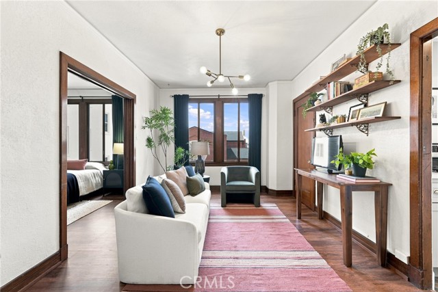 315 W 3rd 401 — photo