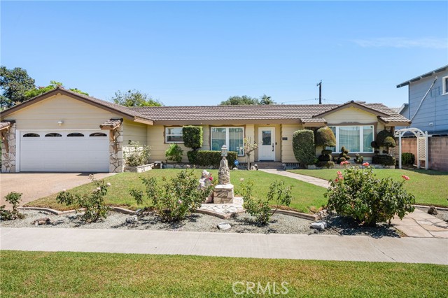 2070 S Eileen Dr — photo