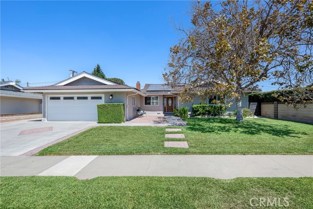 325 E Woodvale Ave — photo