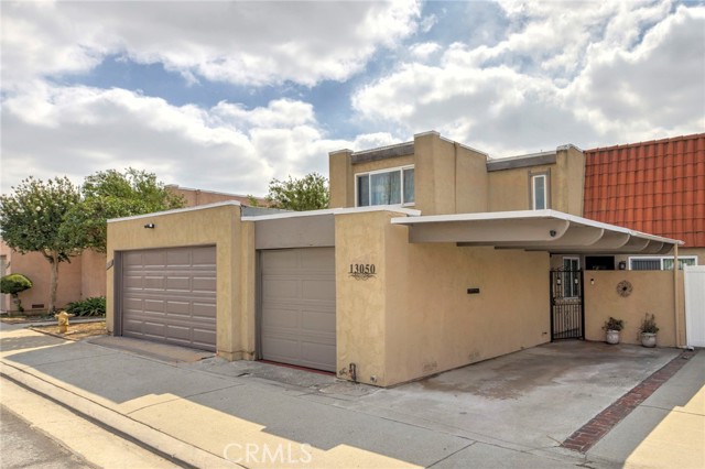 13050 Thoroughbred Way — photo