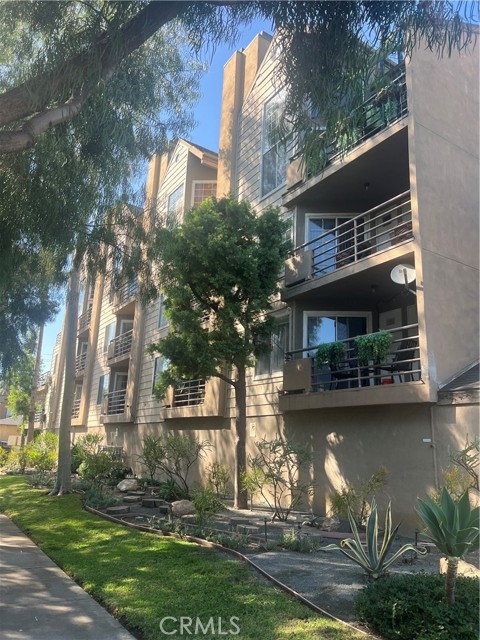 707 W 4th 7 — photo