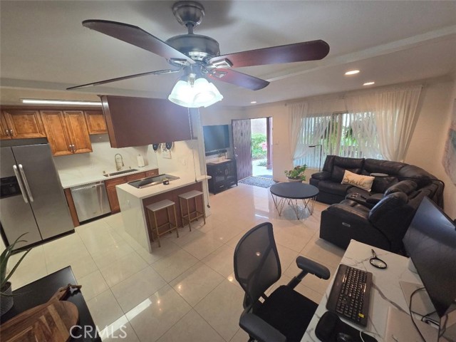 1010 W Macarthur Blvd 77 — photo